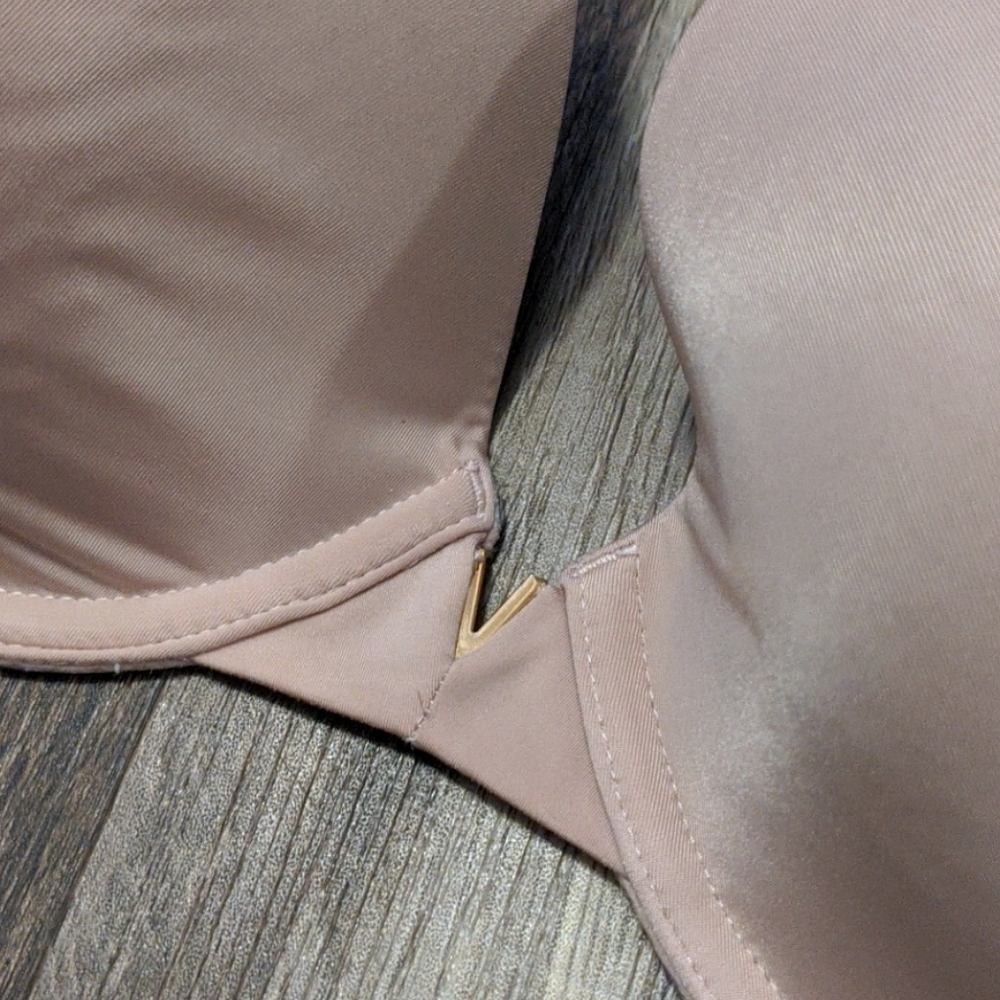 Victoria Secret Bra - Picture 3 of 5